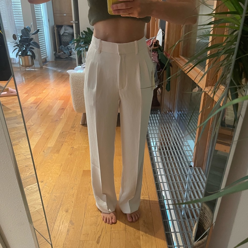 Aritzia effortless pants size 0 NWT